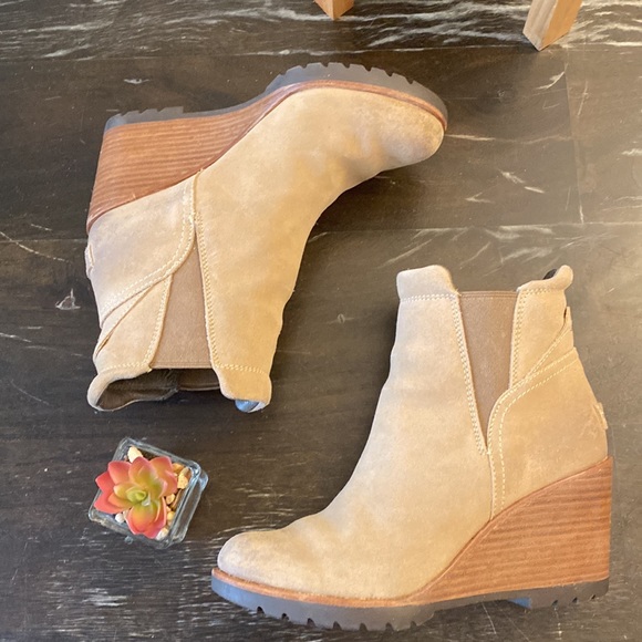 SOREL | After Hours Chelsea Tan Wedge Ankle Suede Boot women’s 8 - Picture 7 of 13